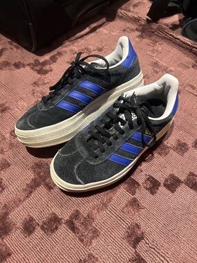 adidas Women's Black & Blue Suede Low-Top Sneakers